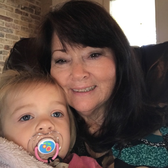 Meet your Posher, Debbie - Picture 3 of 10